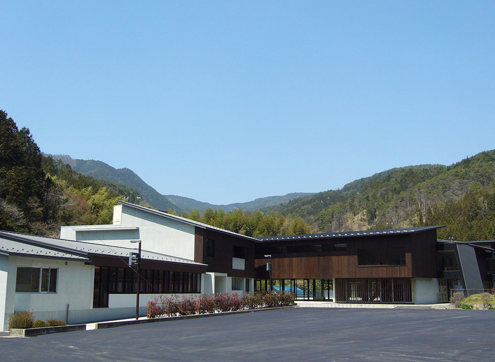 建学の精神